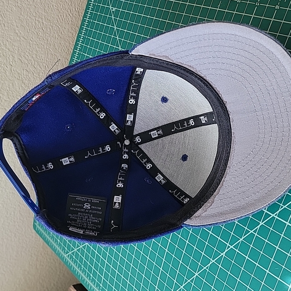 New Era Gradient Dodgers snapback hat. - Picture 4 of 6